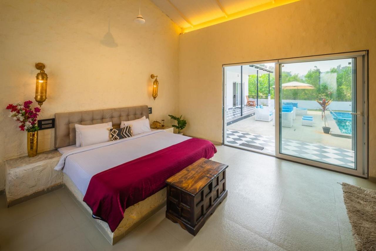 Saffronstays Turquoise Maison, Карджат Екстер'єр фото