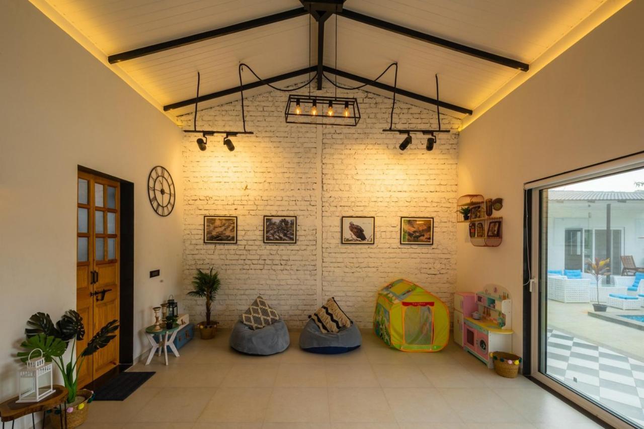 Saffronstays Turquoise Maison, Карджат Екстер'єр фото